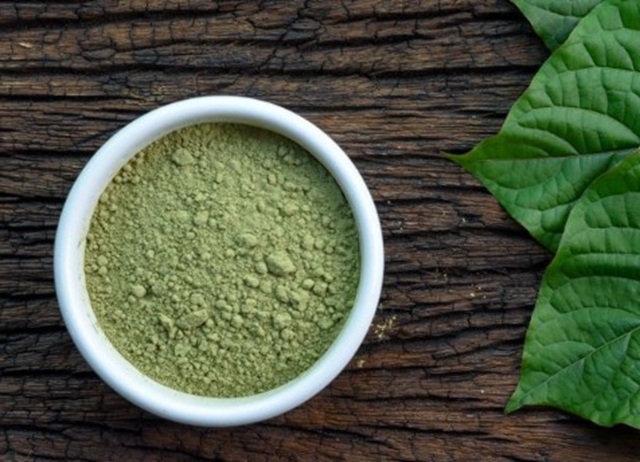miska s kratomem