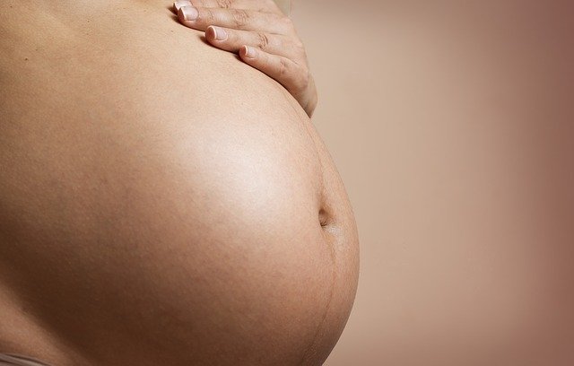 těhotenství těhotná žena